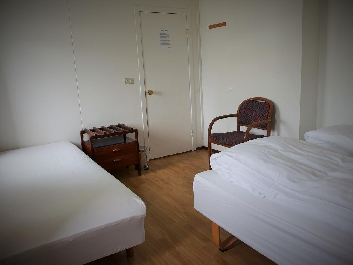 Husavik Hostel エクステリア 写真