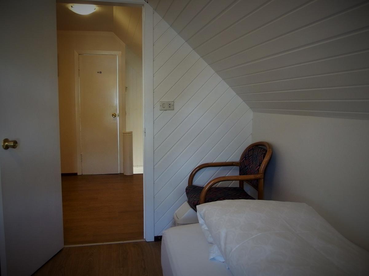 Husavik Hostel エクステリア 写真