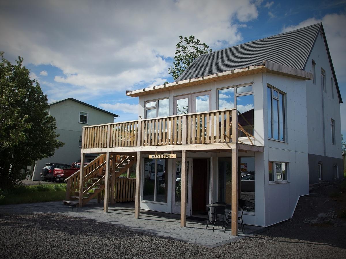 Husavik Hostel エクステリア 写真