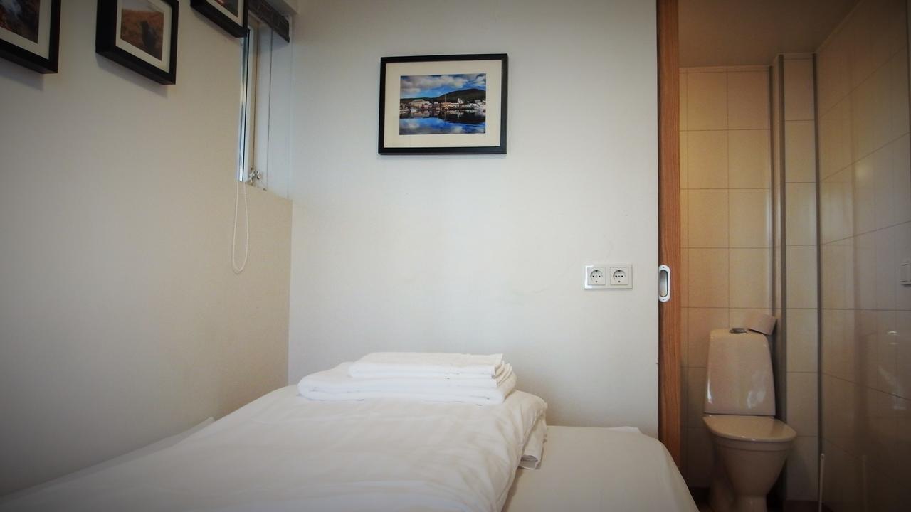 Husavik Hostel エクステリア 写真